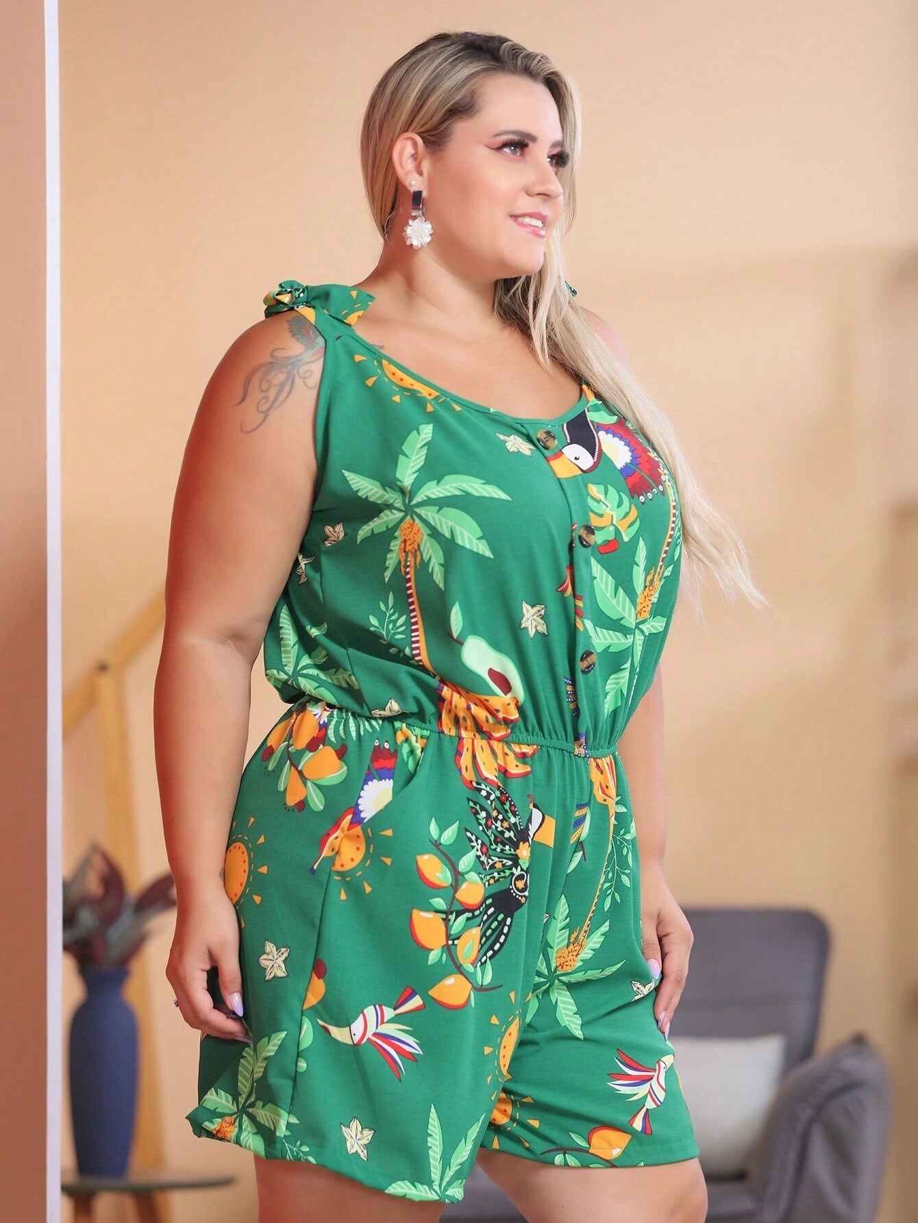 Macaquinho Feminino Plus Size