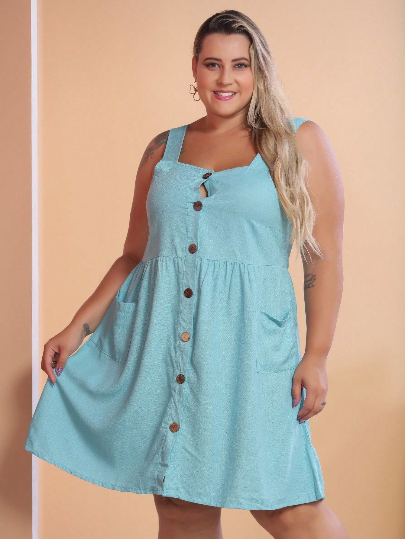 Vestido Feminino Moda Plus Size com Bolso Revê